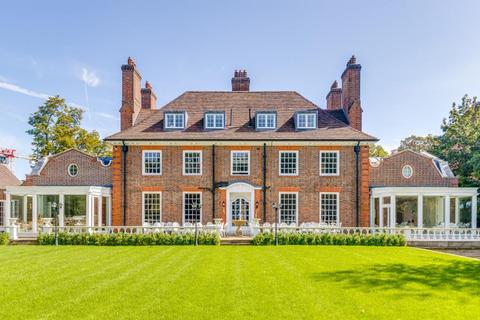 12 bedroom detached house to rent, The Bishops Avenue, Hampstead Garden Suburb, N2