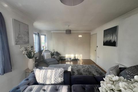 15a Redbourne Drive, Thamesmead, London, SE28 8RZ