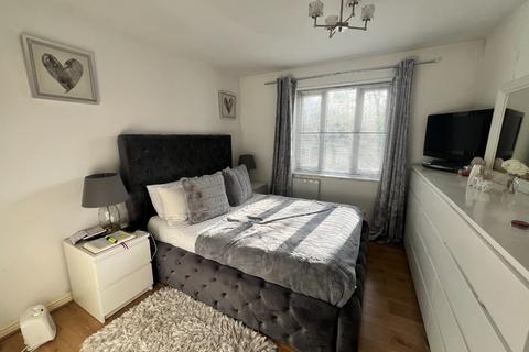 15a Redbourne Drive, Thamesmead, London, SE28 8RZ