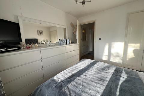 15a Redbourne Drive, Thamesmead, London, SE28 8RZ