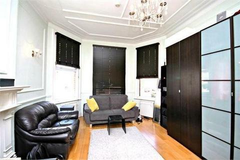 Studio to rent, Anson Road,
