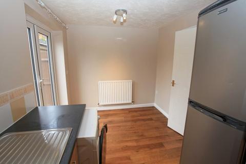 3 bedroom end of terrace house to rent, WRIGHT WAY, STOKE PARK