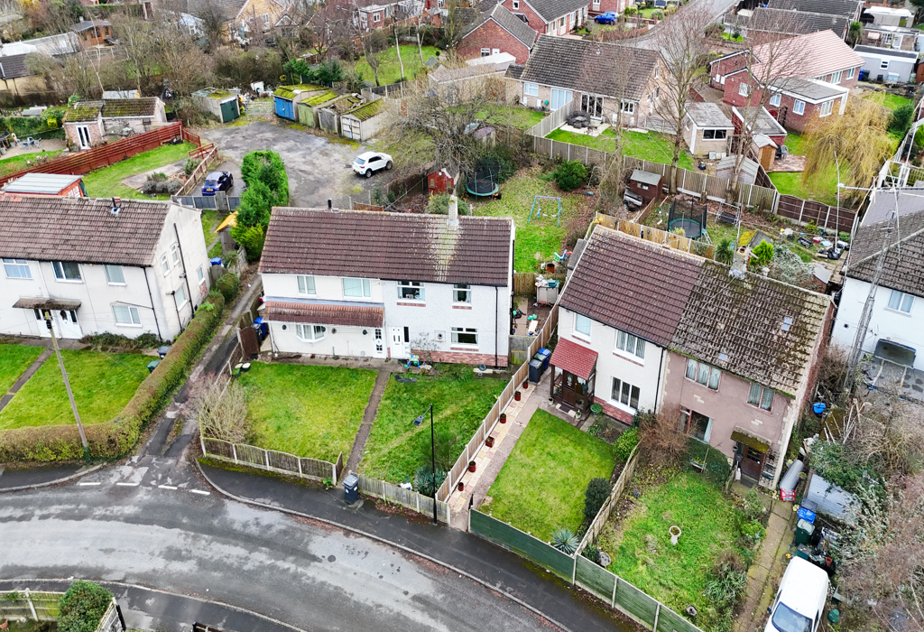 Lime Tree Crescent, Rossington, Doncaster 3 bed semidetached house for