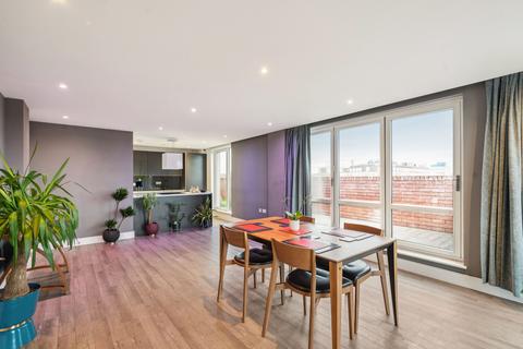 3 bedroom apartment to rent, Gaumont Place, London SW2