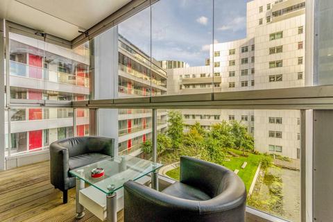 2 bedroom flat for sale, Vermilion Building, Canning Town, London, E16