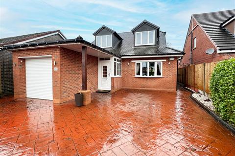 4 bedroom detached house for sale, Alcester Road, Hollywood, B47 5HQ