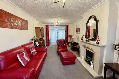 154 Castle Lane, Solihull, B92 8RR