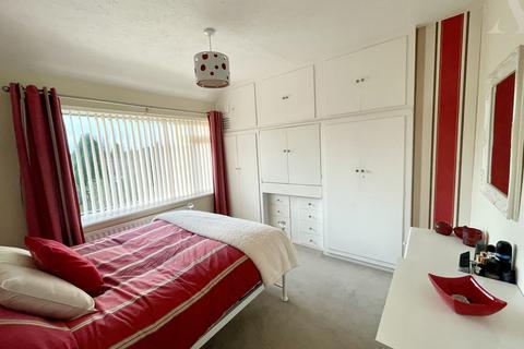 154 Castle Lane, Solihull, B92 8RR