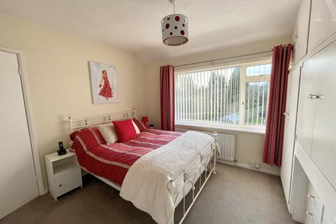 154 Castle Lane, Solihull, B92 8RR