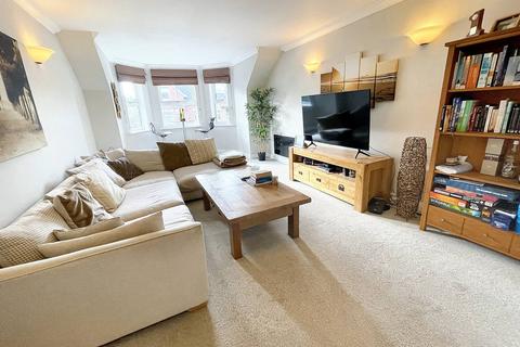 2 bedroom apartment for sale, Alumhurst Road, Bournemouth, BH4 8