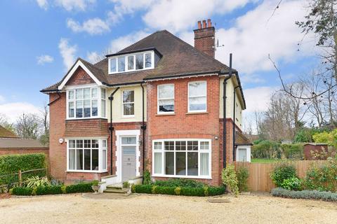 Flat 1, 10 Aldersey Road, Guildford, GU1 2ES