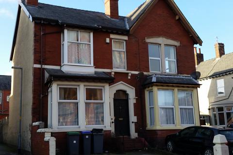 3 bedroom semi-detached house for sale, Raikes Parade, Blackpool FY1