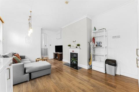 3 bedroom apartment to rent, Holmleigh Road, London, N16