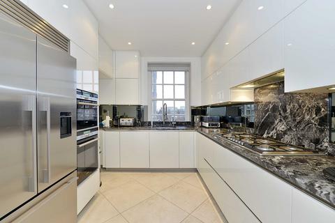 4 bedroom apartment for sale, South Lodge, Circus Road, London, NW8
