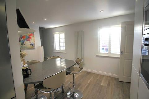 2 bedroom coach house for sale - Weston Village-Stunningly Presented Throughout