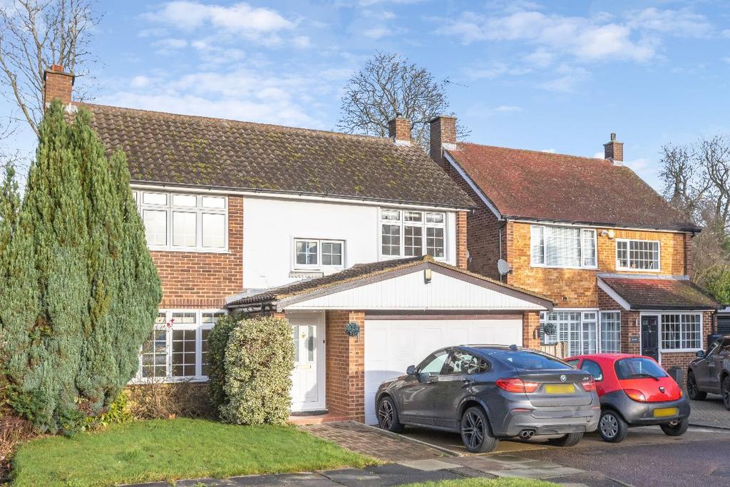 Minsterley Avenue, Shepperton 4 bed detached house for sale £725,000
