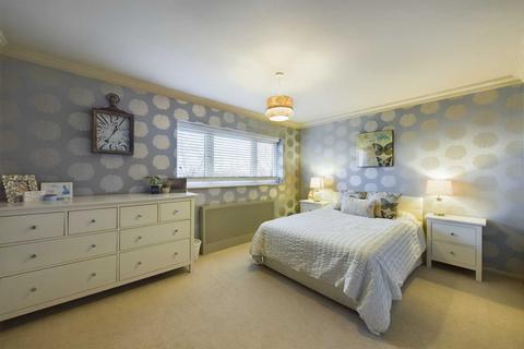 27 Ashtree Way, Hemel Hempstead, HP1 1QS