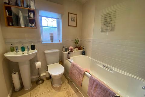 1 Attock Close, Oldham, OL9 7BP