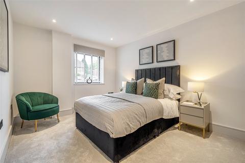 2 bedroom flat for sale, Meadway, Haslemere, Surrey, GU27