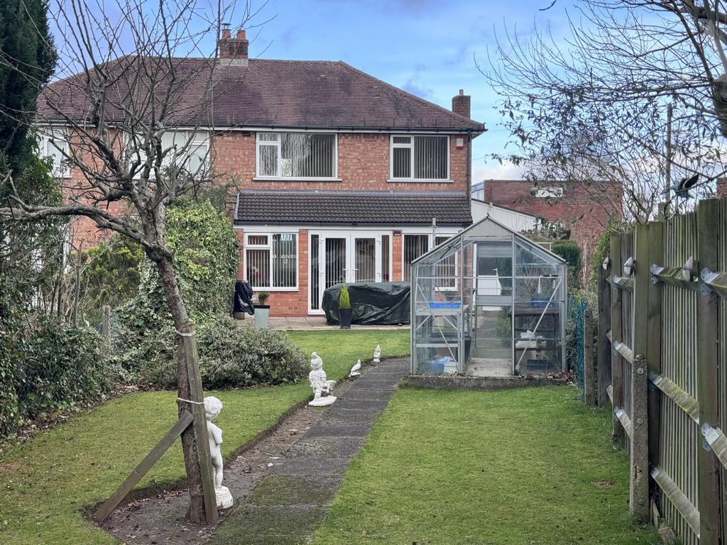154 Catle Lane Feature Garden x 3