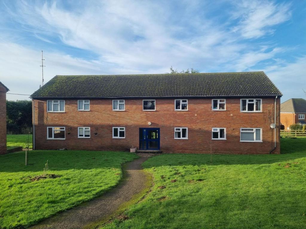 Ryehill Close, Long Buckby, Northampton NN6 7NR 2 bed flat for sale £