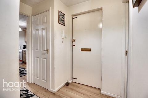 2 bedroom apartment for sale, Lancaster Drive, Basildon