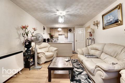 2 bedroom apartment for sale, Lancaster Drive, Basildon