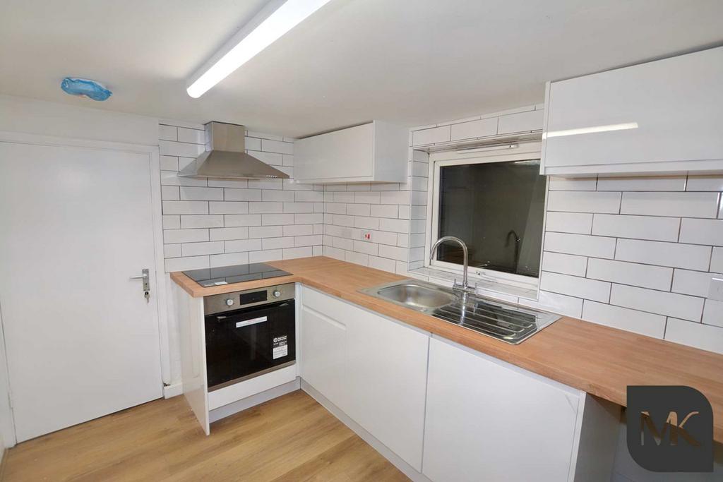Gadsby Street, Bedford MK40 2 bed terraced house £1,200 pcm (£277 pw)