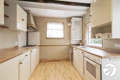 2 bedroom end of terrace house to rent, Range Road, Gravesend, Kent, DA12