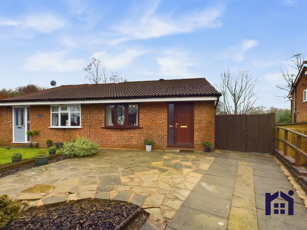 Draperfield, Chorley, PR7 3PJ 2 bed semidetached bungalow for sale £