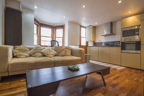 2 bedroom flat to rent, Hubert Grove, London, SW9