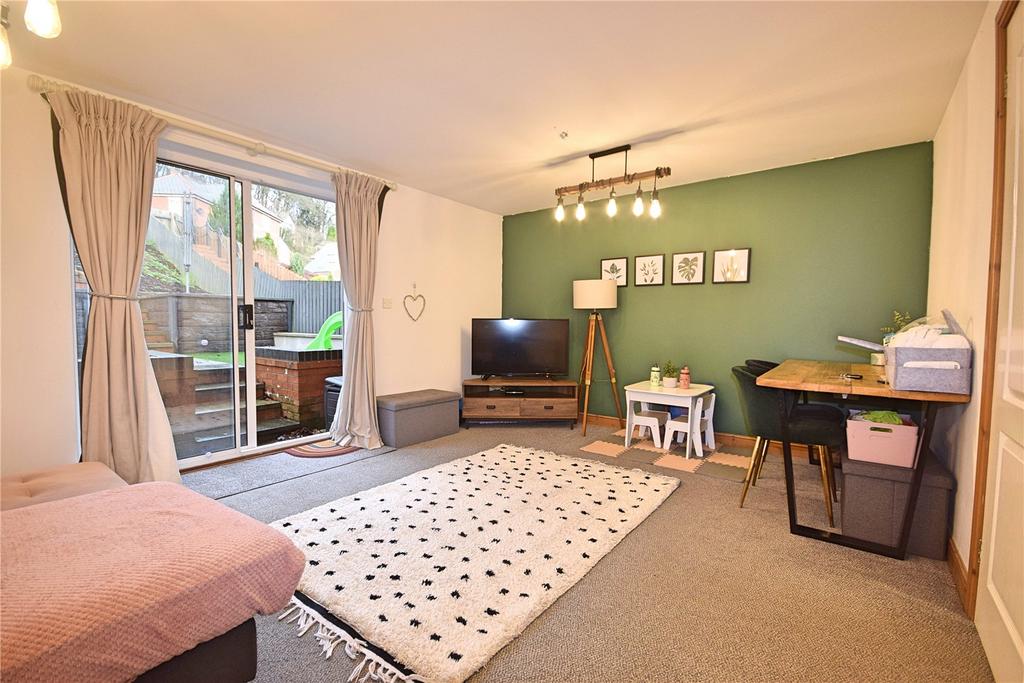 Hendidley Close, Milford Road, Newtown, Powys, SY16 3 bed terraced