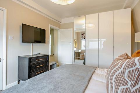 2 bedroom apartment to rent, Hill Street, London W1J