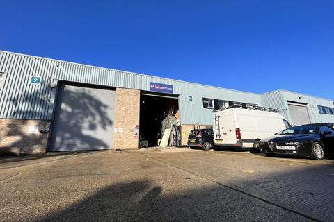 Industrial unit to rent, Unit 10 Gateway Trading Estate, Hythe Road, White City, NW10 6RJ