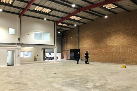 Industrial unit to rent, Unit 10 Gateway Trading Estate, Hythe Road, White City, NW10 6RJ