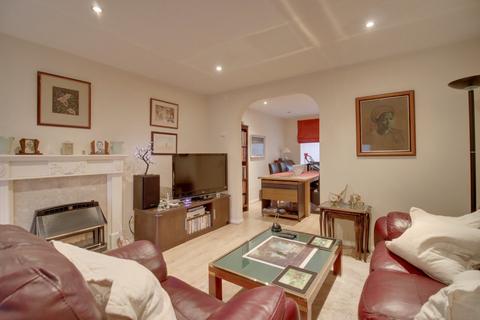 2 College View, Leeds, LS12 3LT