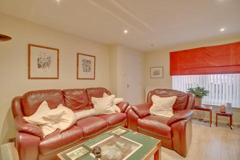 2 College View, Leeds, LS12 3LT