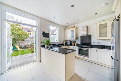 26 Melbourne Road, London, SW19 3BA