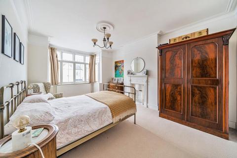 26 Melbourne Road, London, SW19 3BA