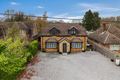 Glenoaks Botley Lane, Chesham, HP5 1XS