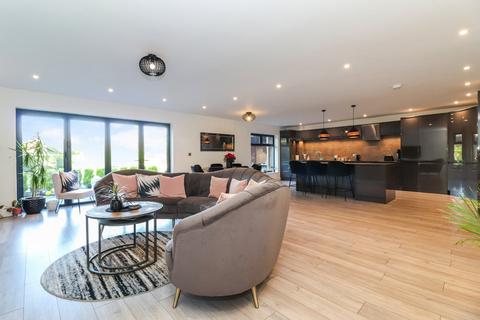 Glenoaks Botley Lane, Chesham, HP5 1XS