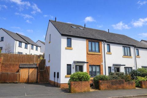 4 bedroom end of terrace house for sale, Okehampton, Devon