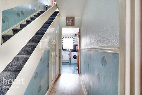 83 Queens Gardens, Dartford, DA2 6HZ