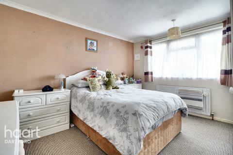 83 Queens Gardens, Dartford, DA2 6HZ