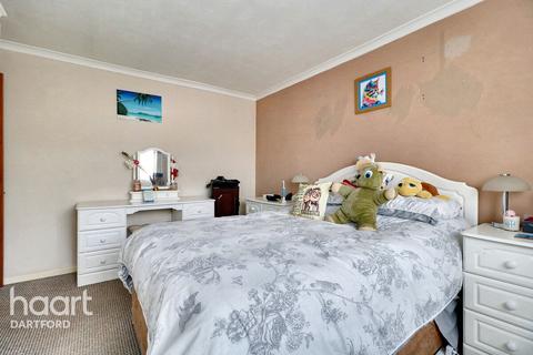 83 Queens Gardens, Dartford, DA2 6HZ