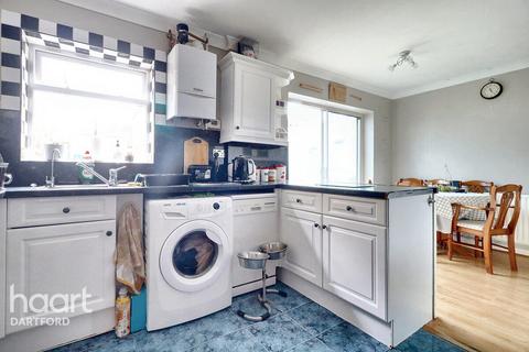 83 Queens Gardens, Dartford, DA2 6HZ