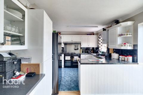 83 Queens Gardens, Dartford, DA2 6HZ