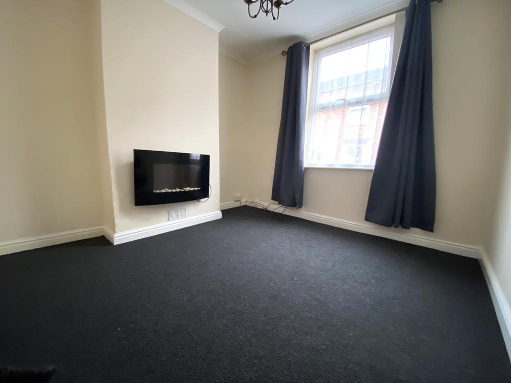 Grantley Street, Grantham, NG31 2 bed terraced house for sale £85,000