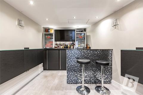 18 Linley Crescent, Romford, RM7 8RD