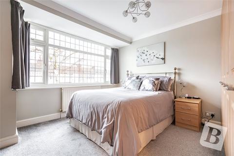 18 Linley Crescent, Romford, RM7 8RD